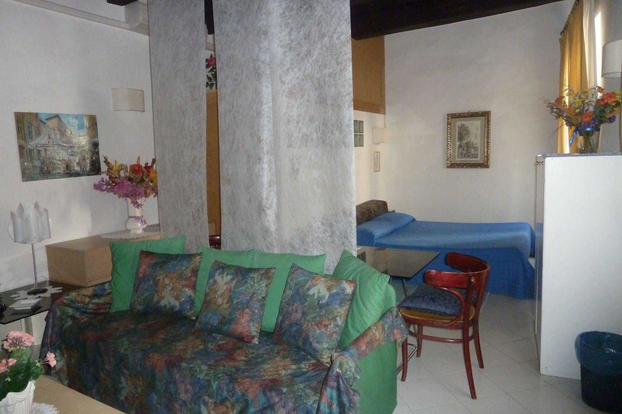 Bb Santa Rosa Bed and Breakfast Viterbo Exteriör bild